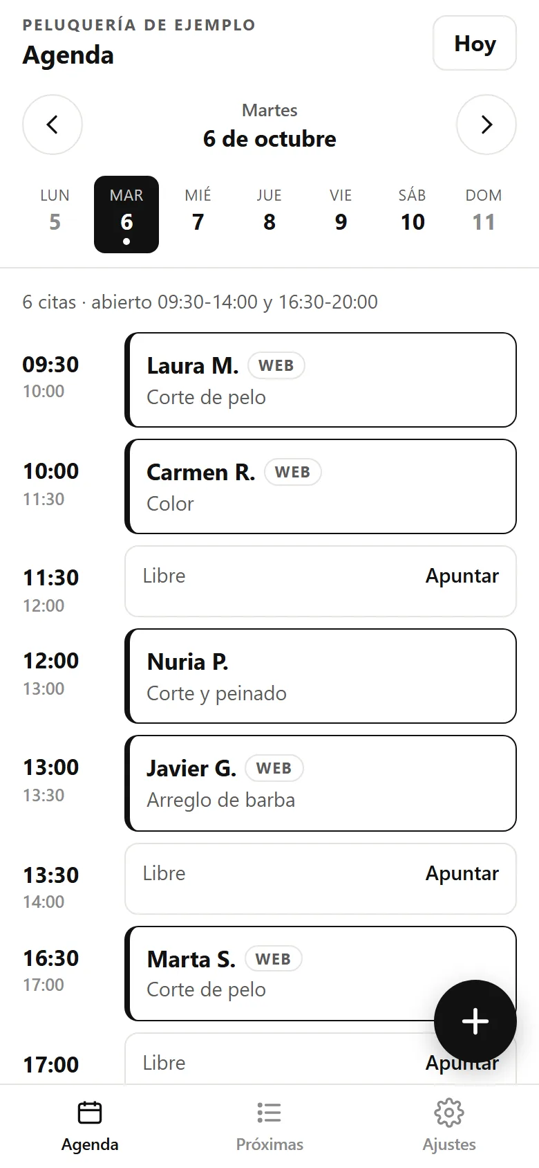Agenda del día en la app de citas: seis citas con hora, nombre y servicio, las de la web marcadas, y los huecos libres para apuntar