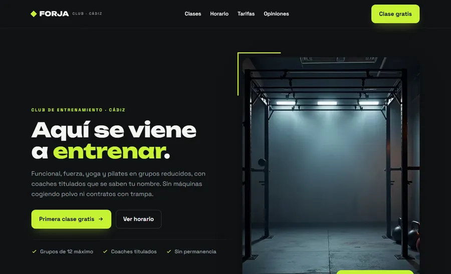 Demo de web para gimnasio y estudio diseñada por Akkinio, con horario de clases, tarifas claras y primera clase gratis